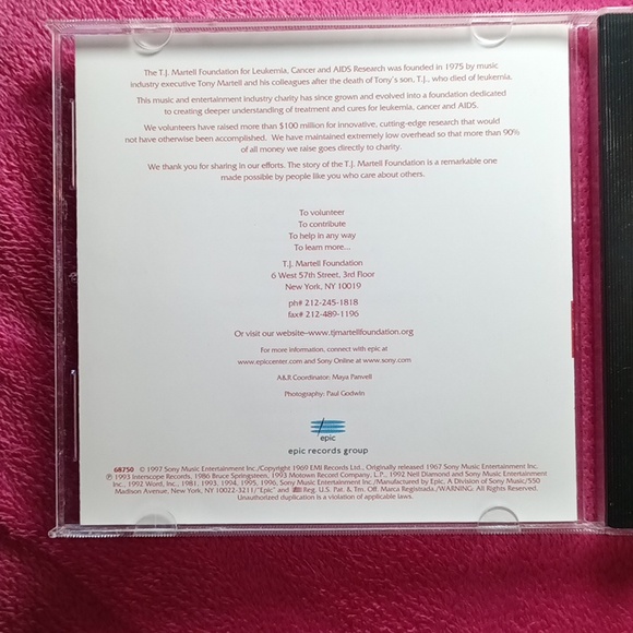 CD- Superstar Christmas - Picture 4 of 6